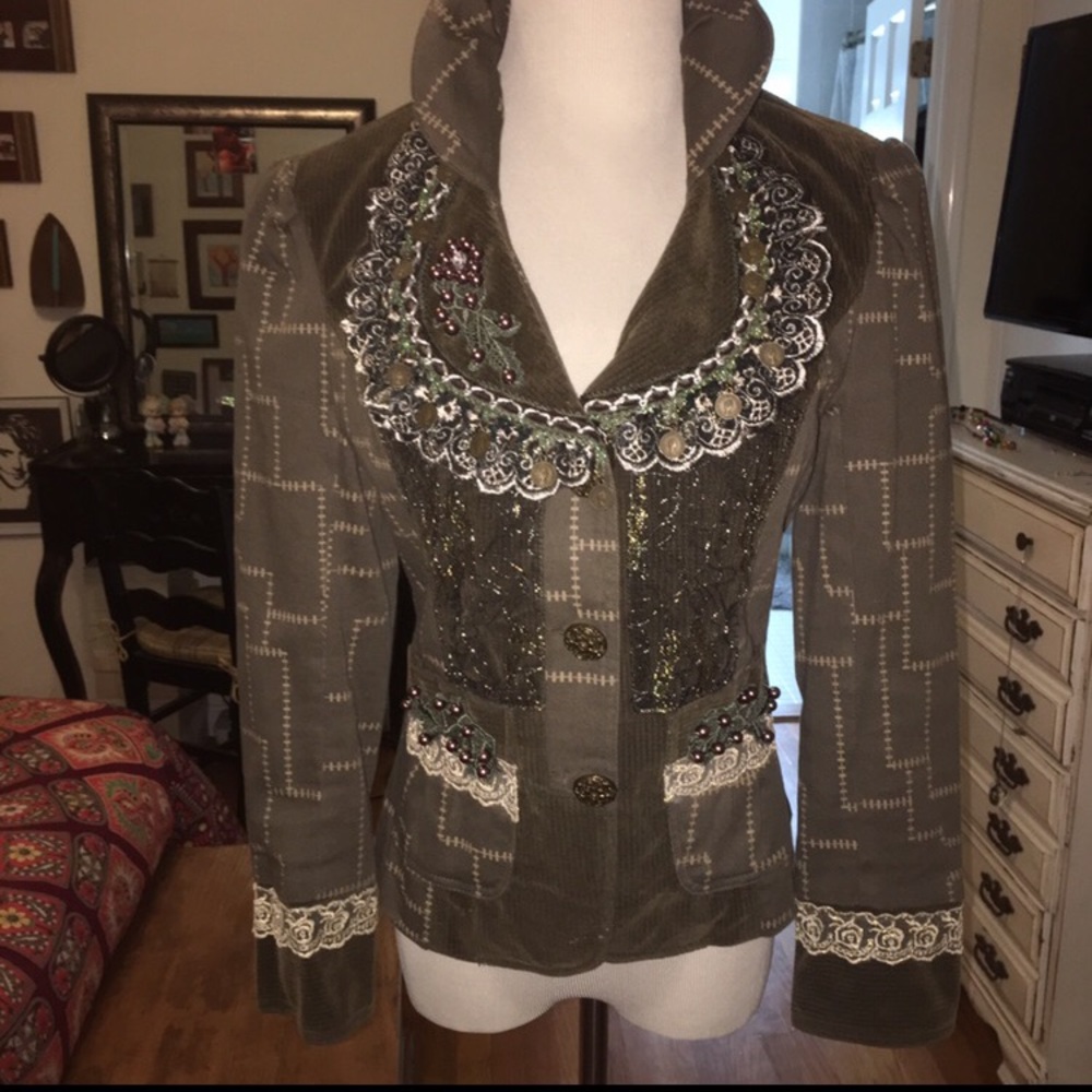 Unique olive ornate jacket / blazer Sz M